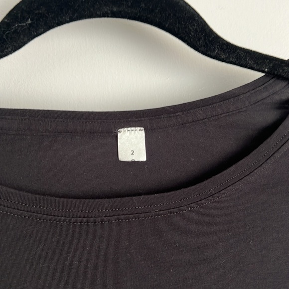 🚫SOLD🚫Lululemon Black Scoop T-Shirt - Picture 3 of 4